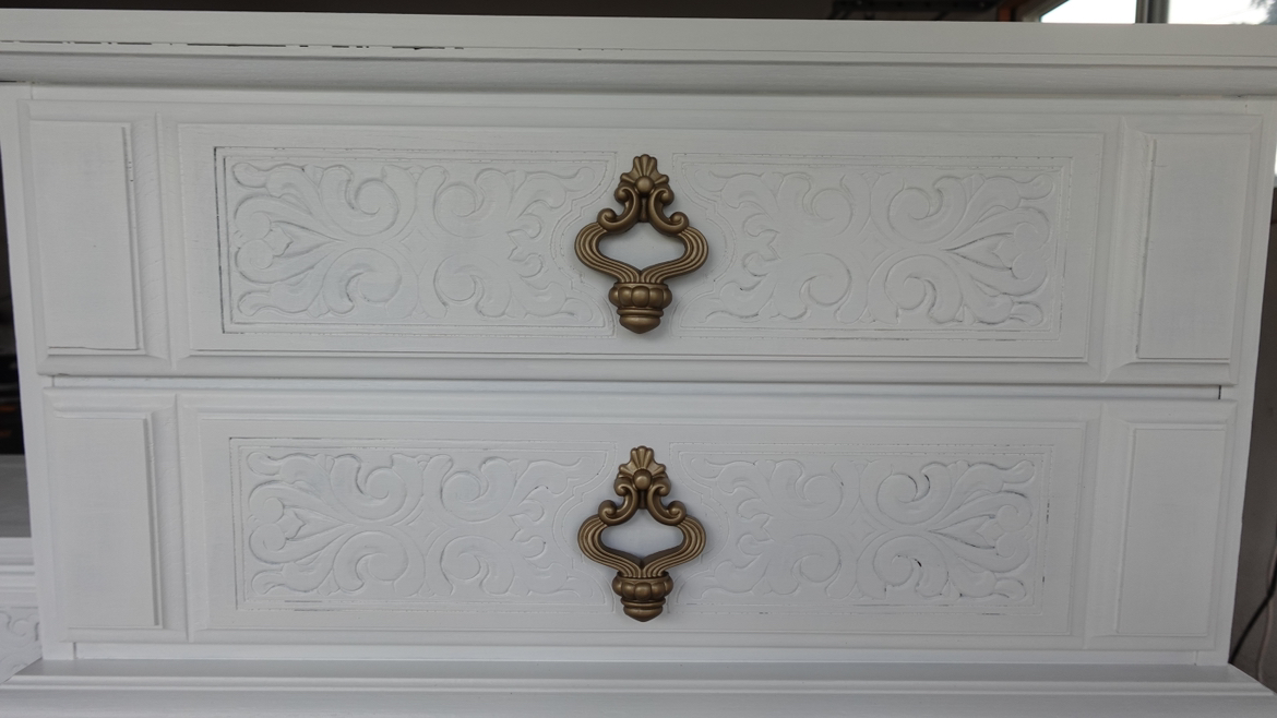 Vintage White Dresser - photo 3