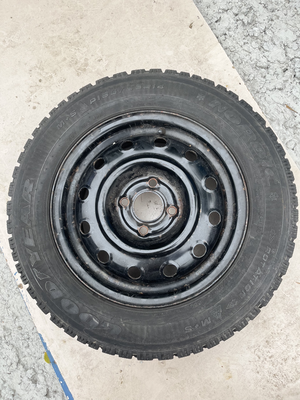 185/65R14 Winter Tire and Rim - photo 3