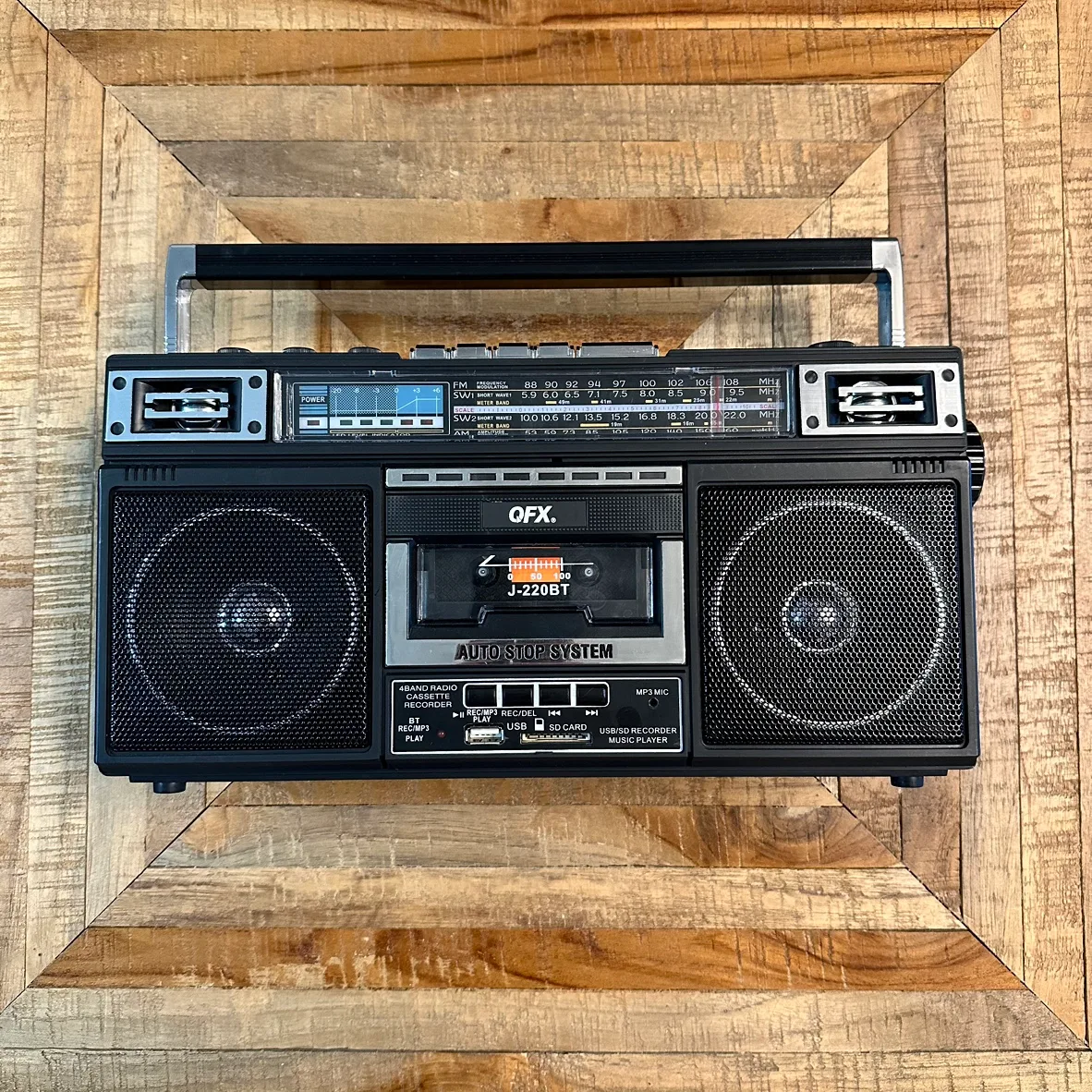 QFX Rerun J-220BT Cassette Playing Boombox thumbnail