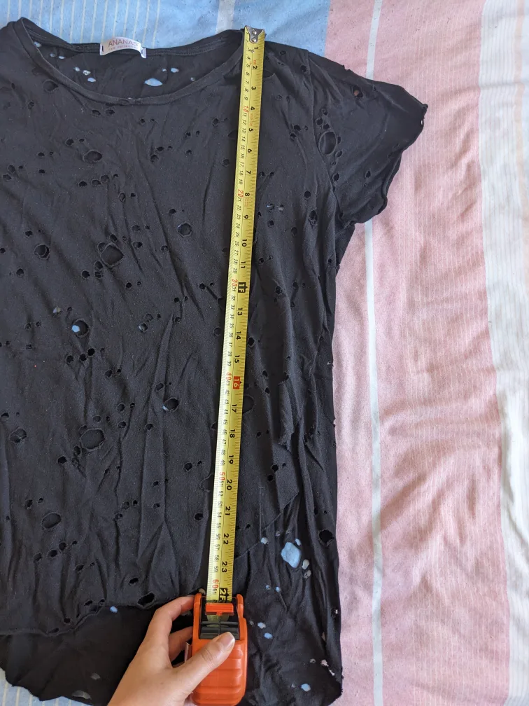 High Low T-shirt with Holes Design - Black image indicator(3)