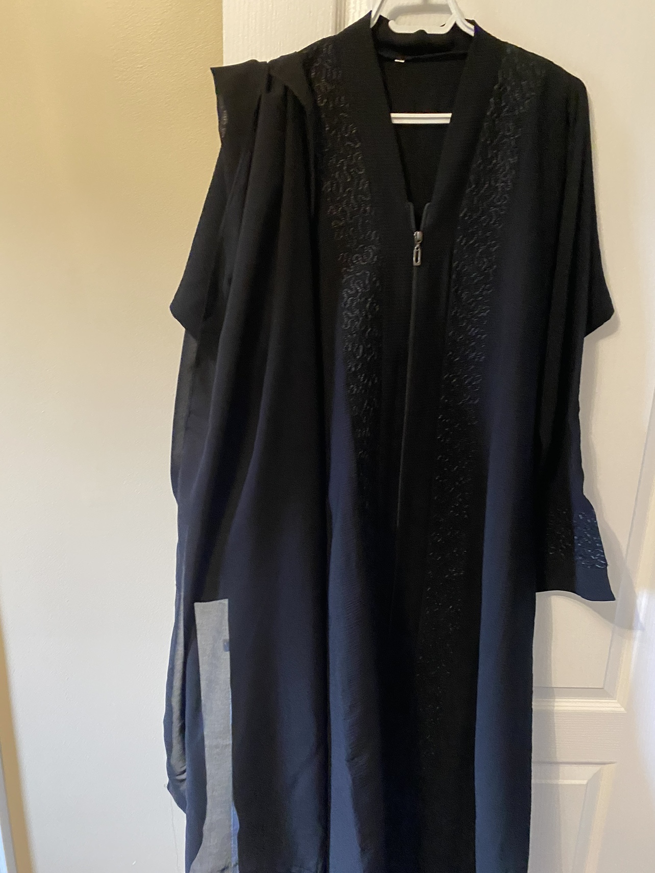 Black Abaya with Embroidered Detail - photo 4
