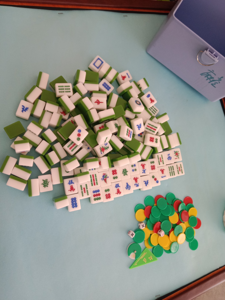 Mahjong Set with traditional table - photo 3