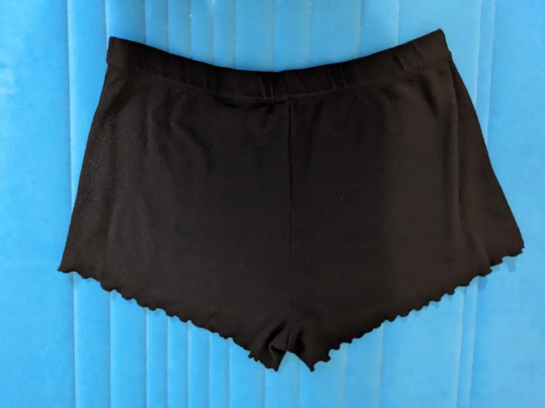 H&M Black Shorts image indicator(2)