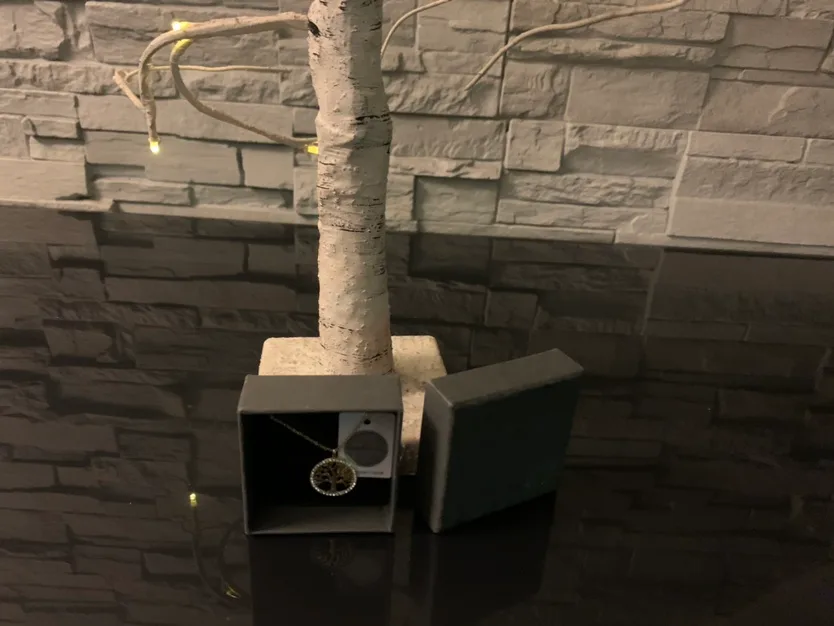 Swarovski Tree of Life Necklace image indicator(2)