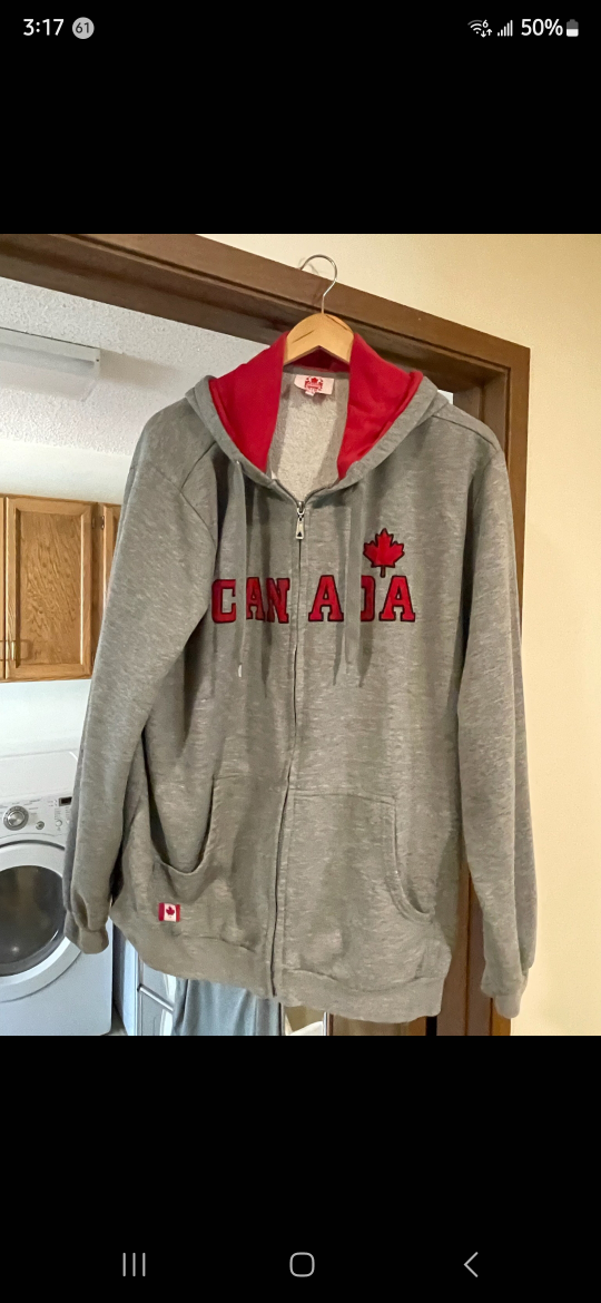 Men’s Canada logo hoodie X large