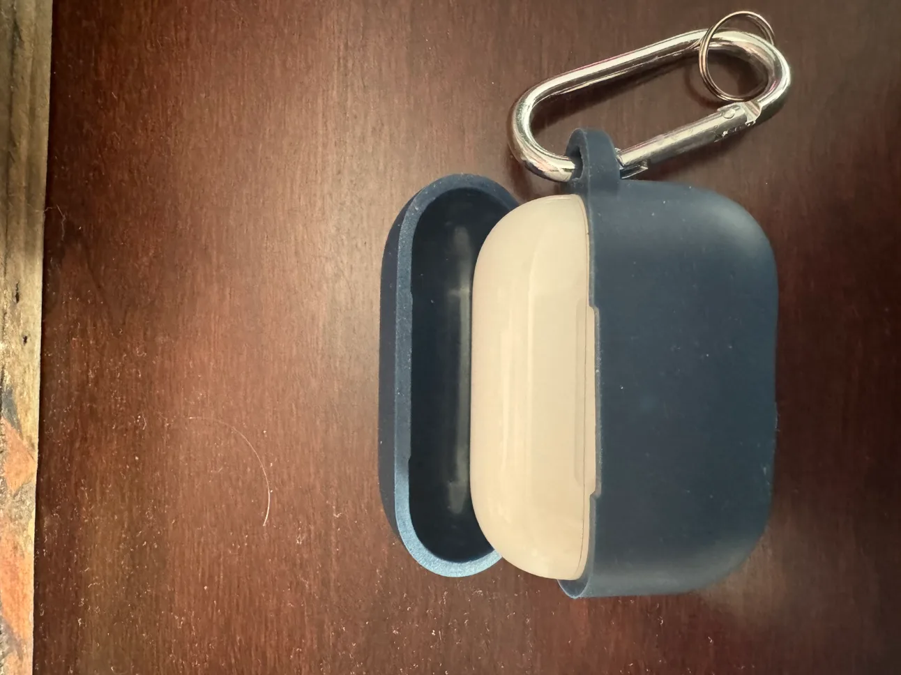 AirPods Pro - 1st generation image indicator(4)