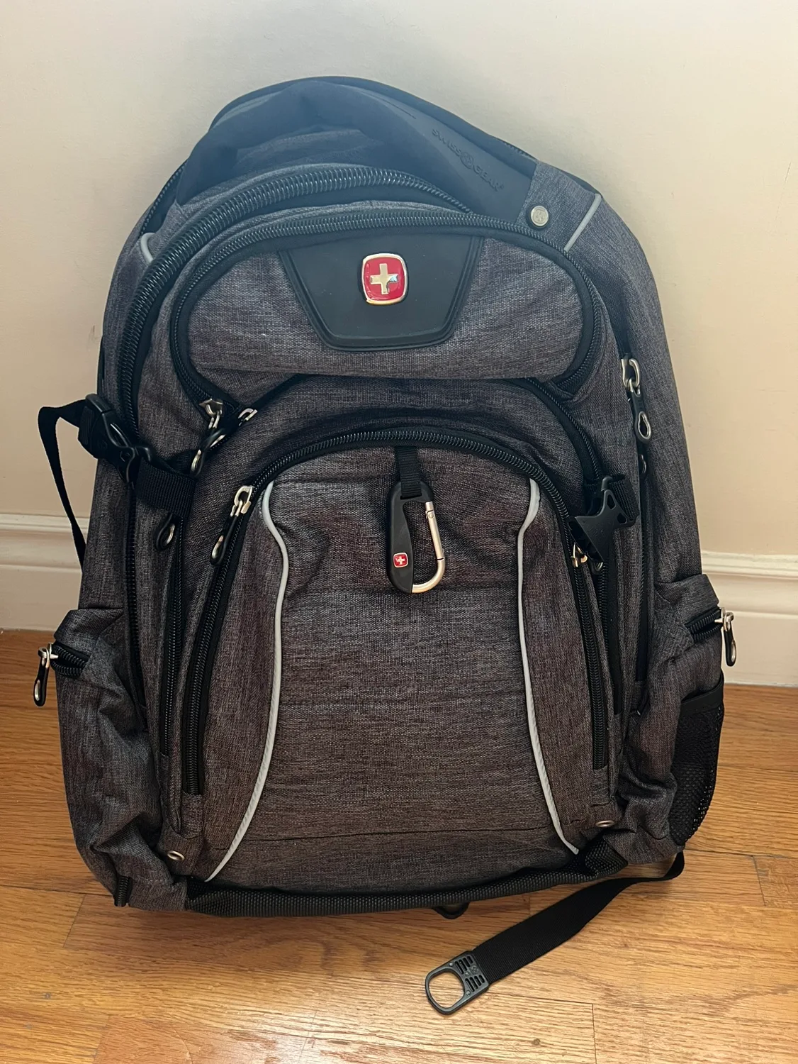 NEW SWISSGEAR Carry-On Backpack fits 15.6”-17.3” thumbnail
