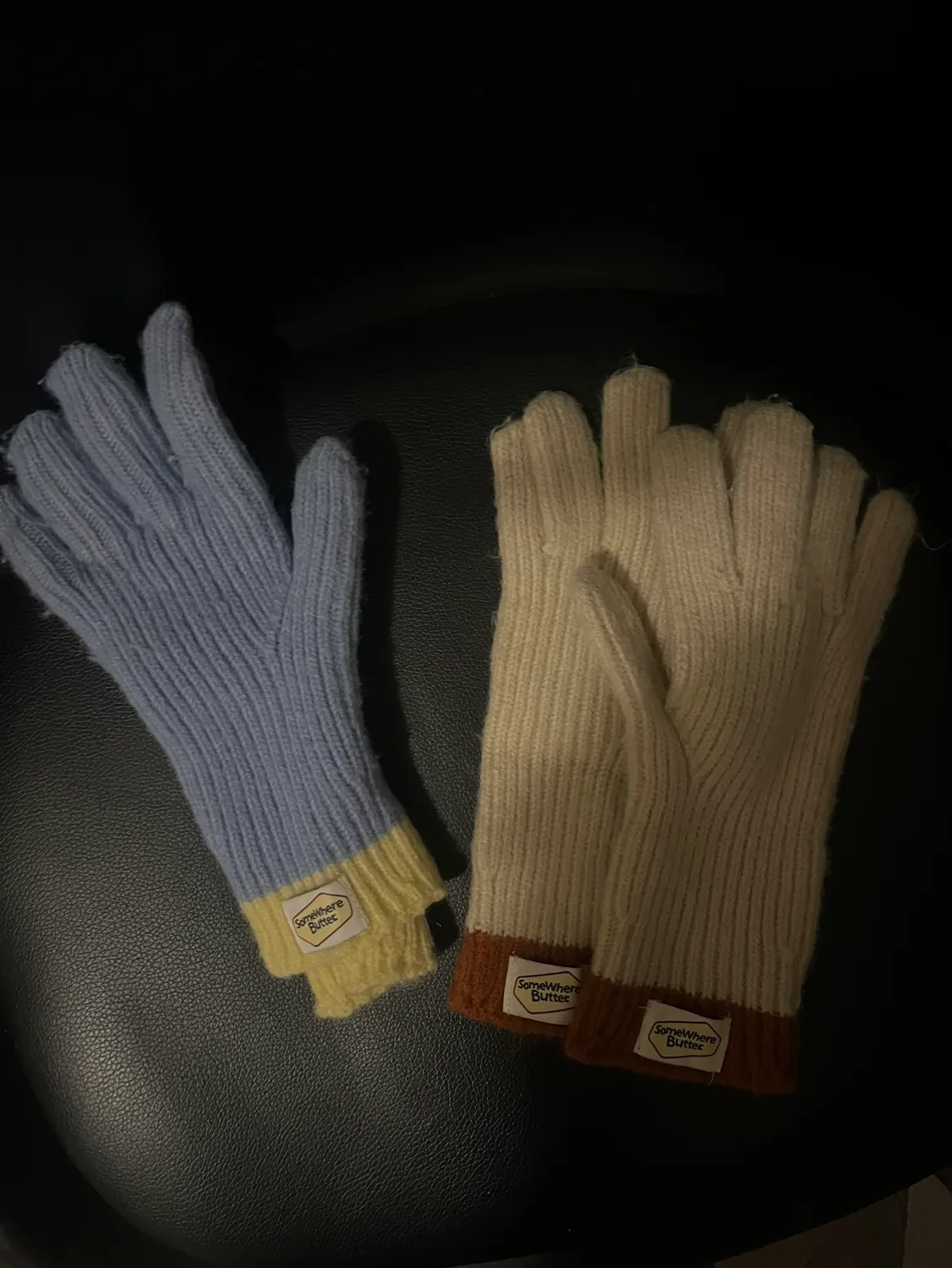 2 Knit Gloves thumbnail