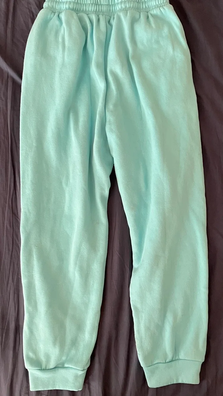 Women’s Shein Blue Sweatpants Size Medium Petite 🩵#freecycle image indicator(2)