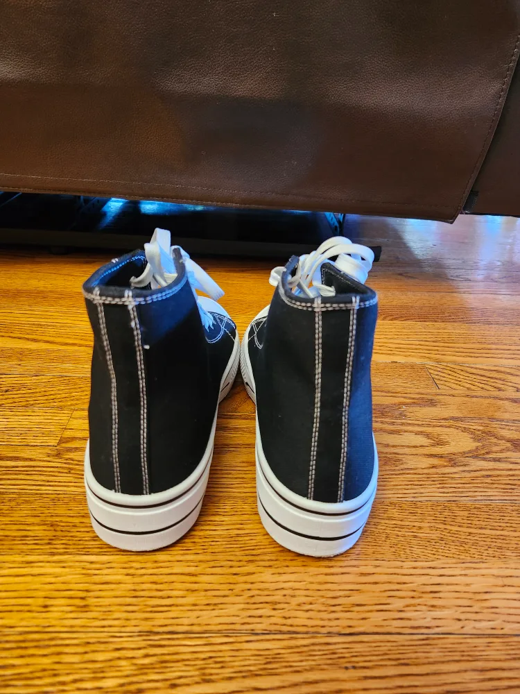 Black High Top Canvas Sneakers.  Size 8W image indicator(4)