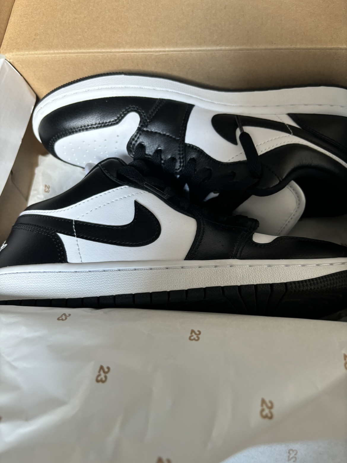 Nike Air Jordan 1 Low Women's Shoes Size 8.5 - photo 2