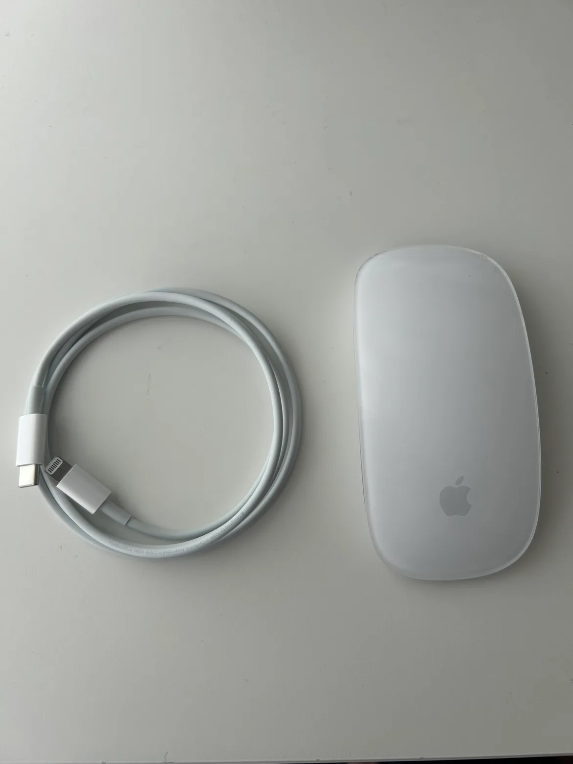 Apple Magic Mouse 2 thumbnail