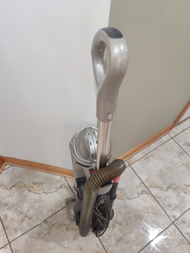 Shark Navigator DLX Vacuum - photo 2