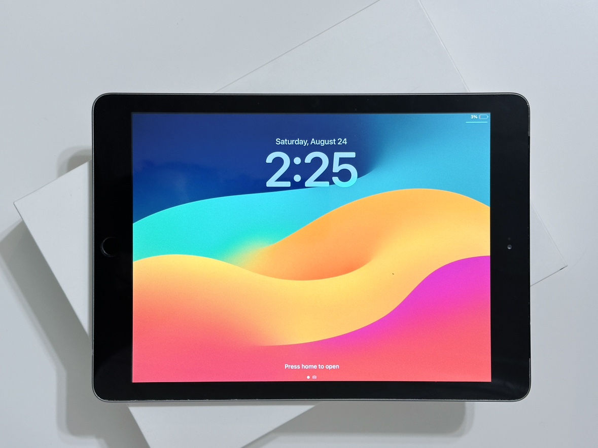 iPad 6th gen Cellular like new