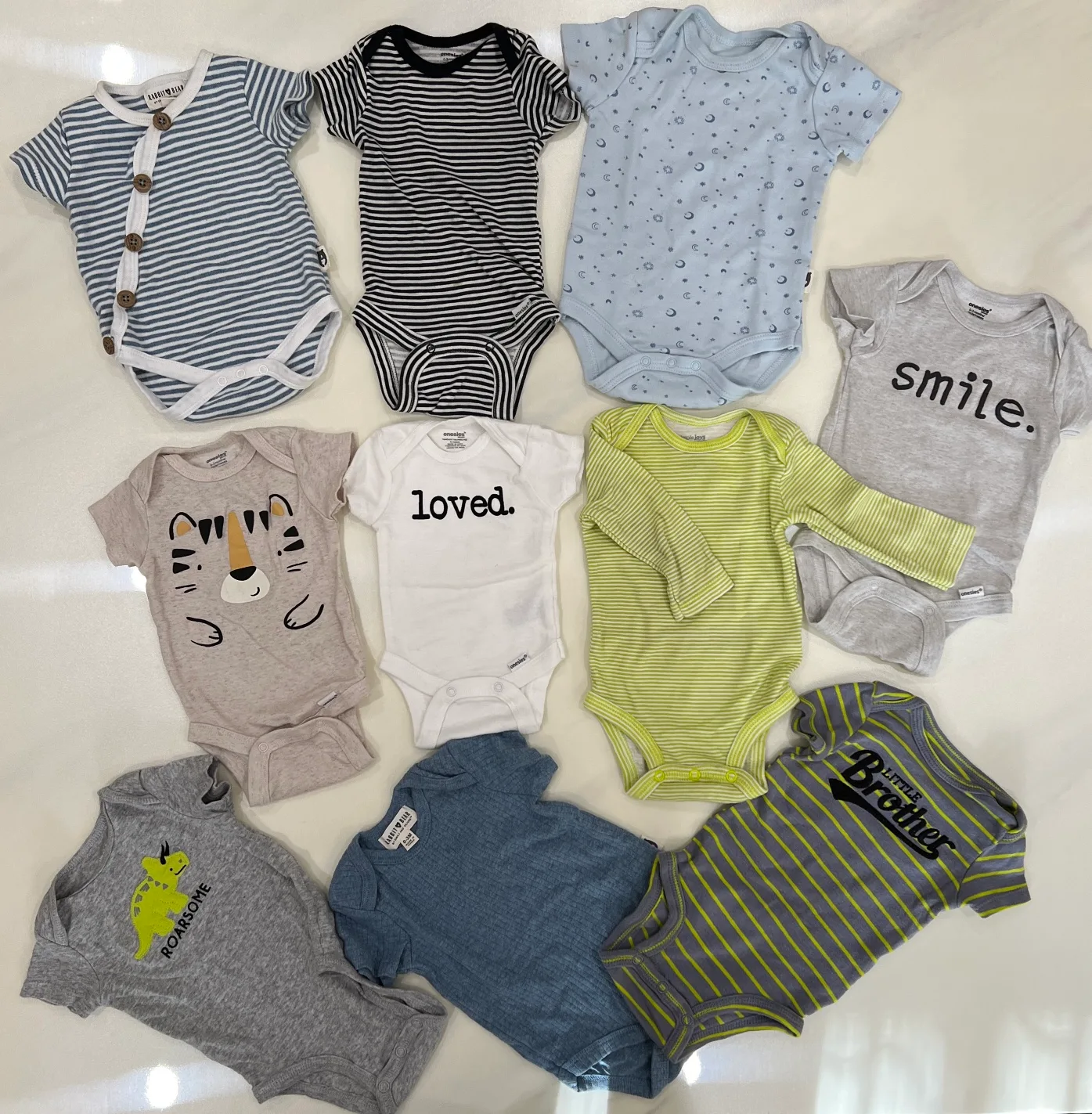 Baby Clothes Bundle (0-3 M) thumbnail
