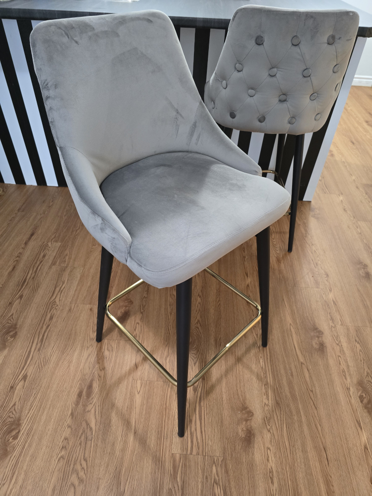 Grey Velvet Bar Stools (Set of 2) #freeCycle - photo 3