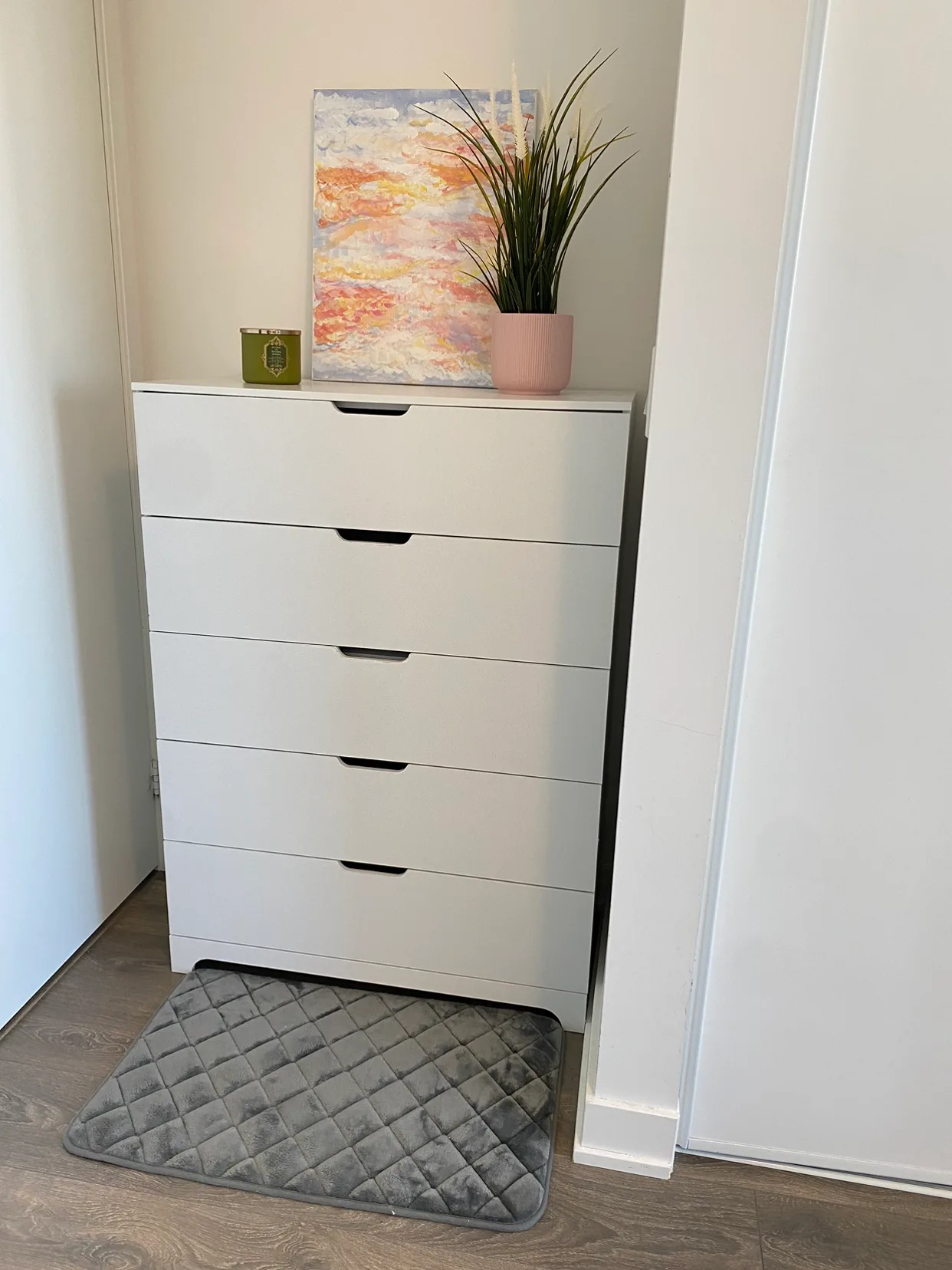 Brand New White 5 Drawer Dresser image indicator(7)