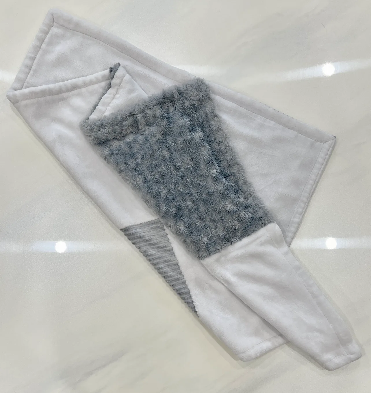 Grey and White Baby Blanket image indicator(2)