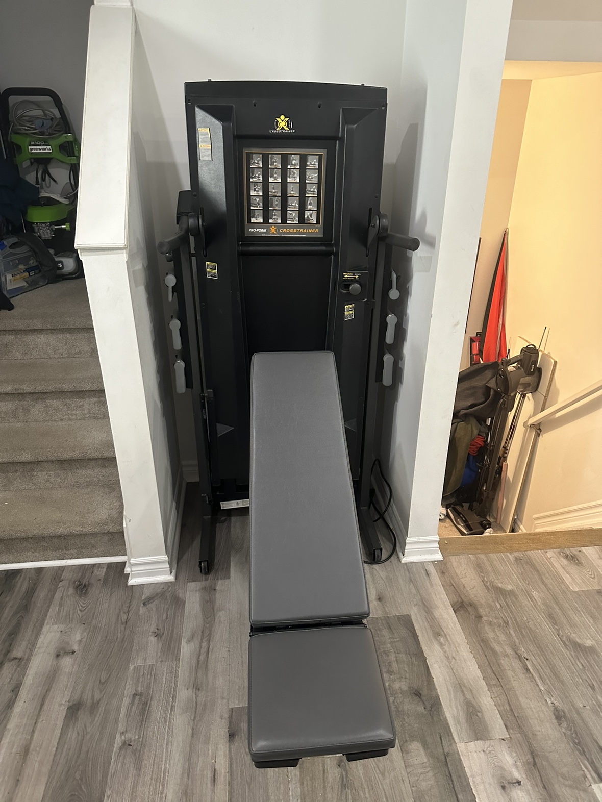 Treadmill With Built-In Bench (+weights)