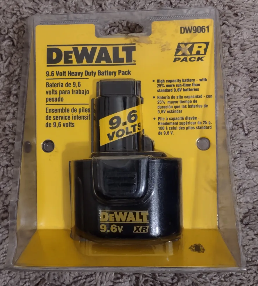 DEWALT 9 VOLT BATTERY. NEW. thumbnail