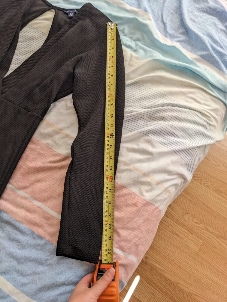 Black Plunge V-Neck Dress with Open Back image indicator(4)