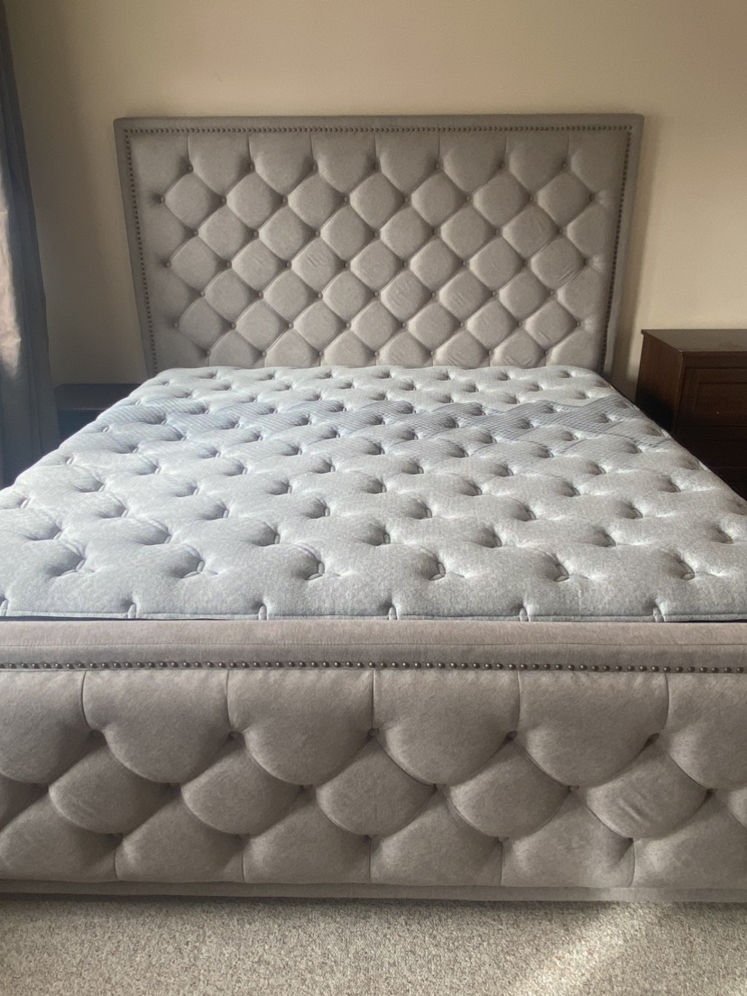 King size bed and mattress with box springs - photo 2