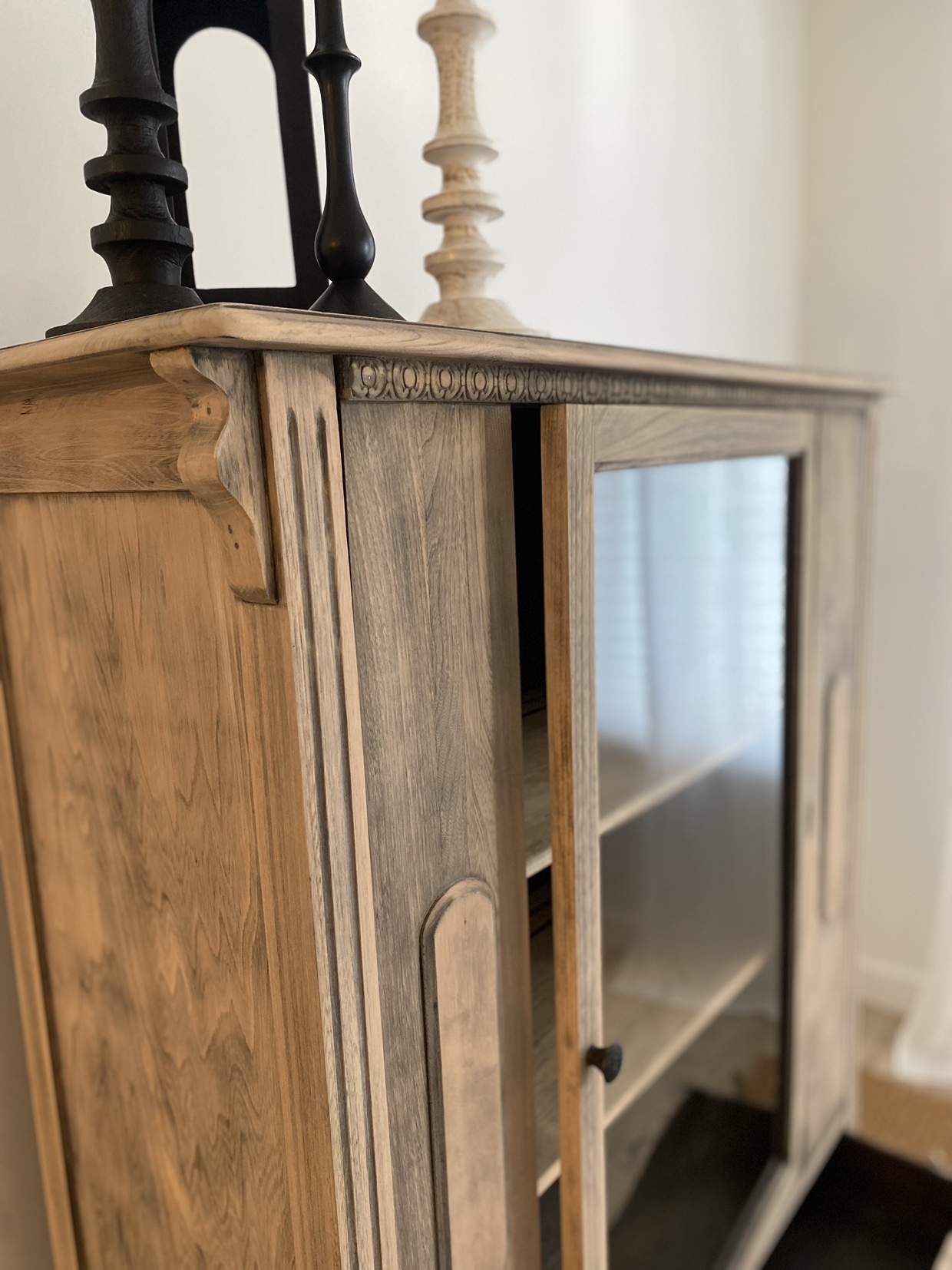 1920’s hutch cabinet - photo 3