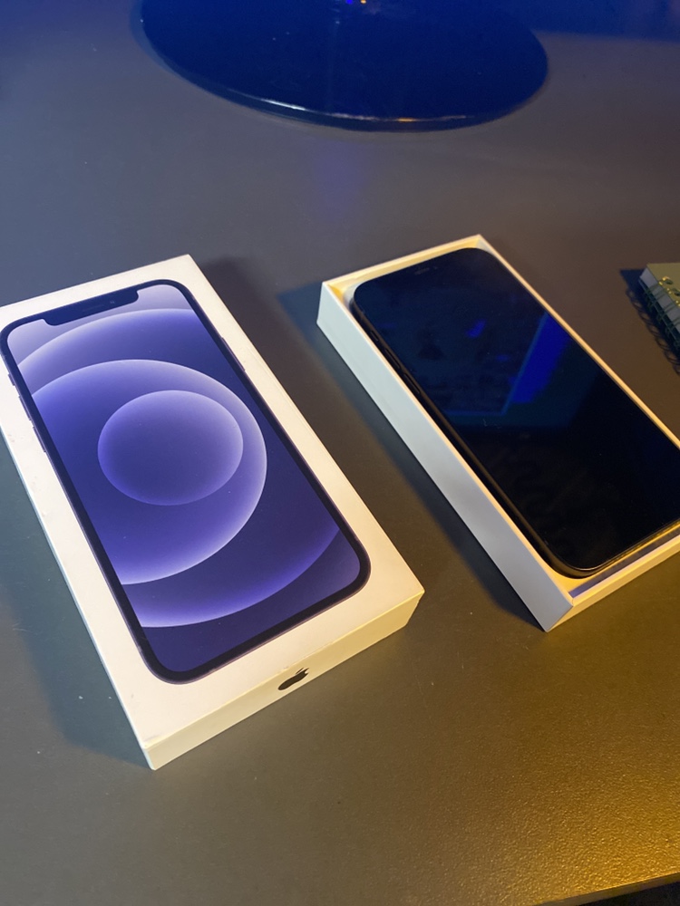 iPhone 12 - photo 2