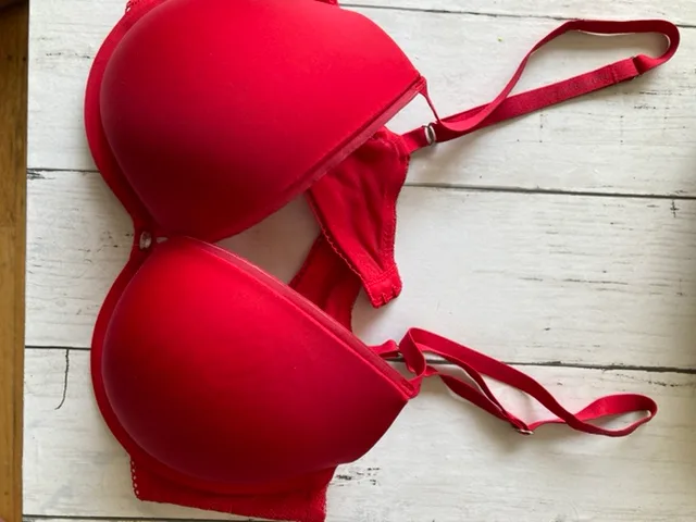 Free Red Push-Up Bra sz 34 C image indicator(2)