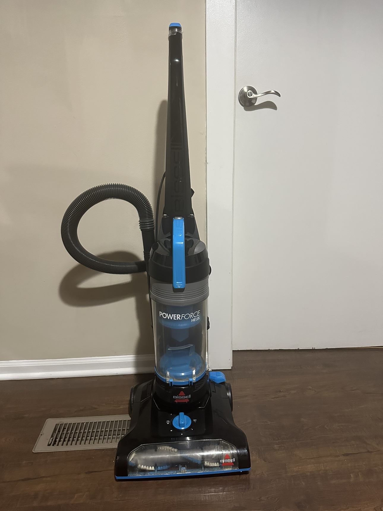 Vacuum - photo 2