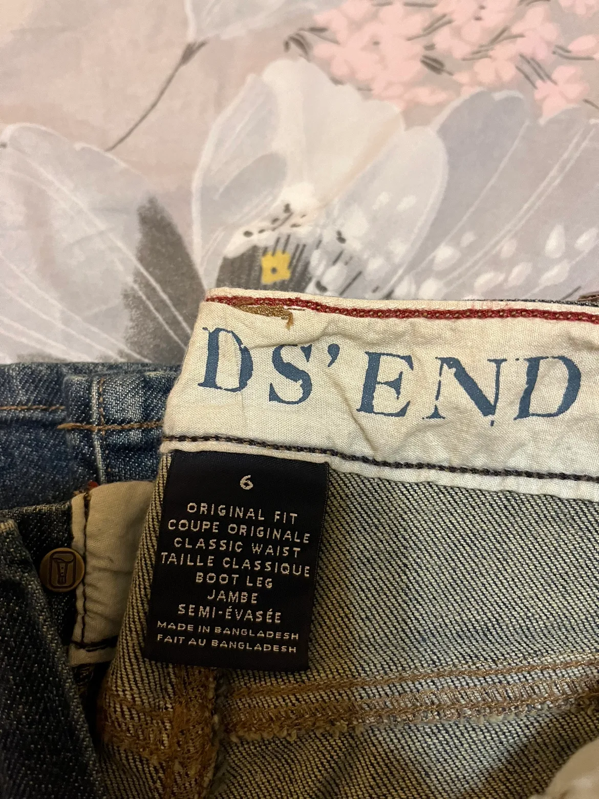 Women’s Jean DS’ End Size 6 Brand New image indicator(2)