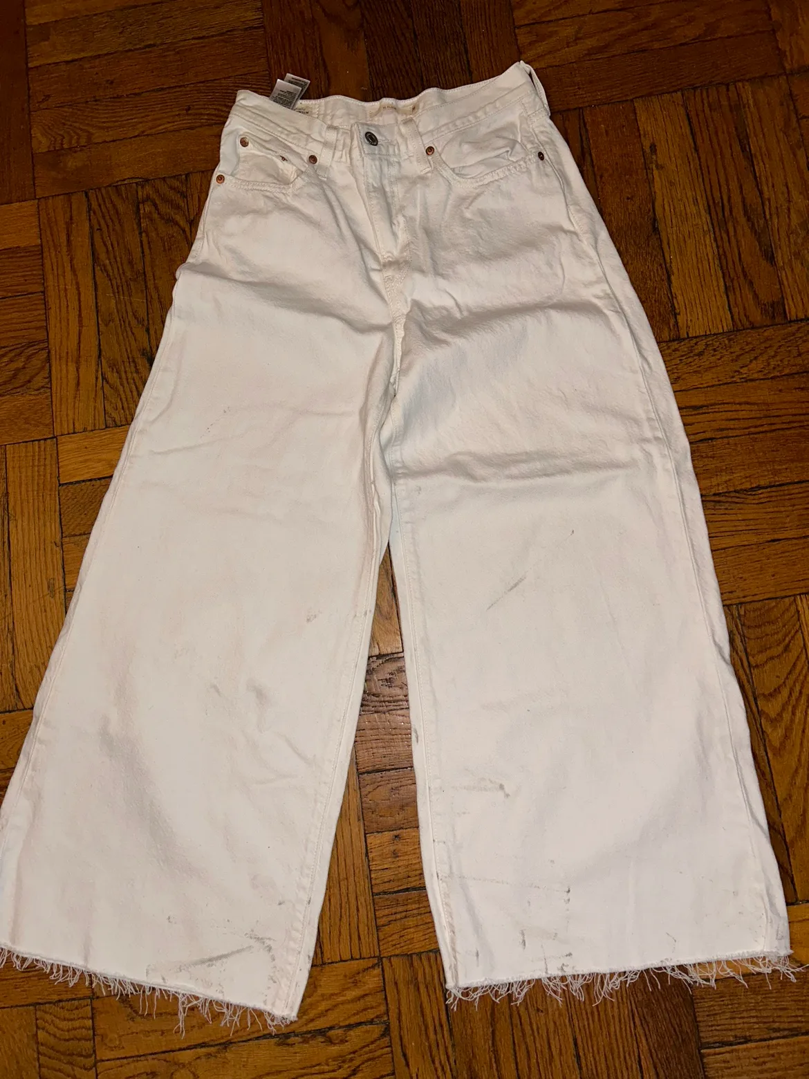 Levi's Premium White Wide Leg Jeans SZ 26 #freecycle thumbnail
