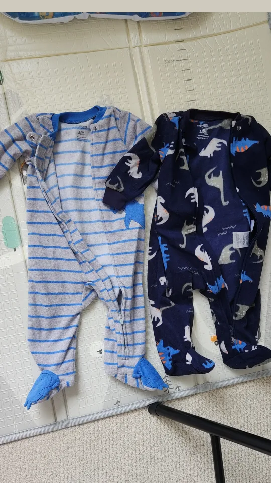 2x Baby Boy Footed Pajamas Size 12 Months thumbnail