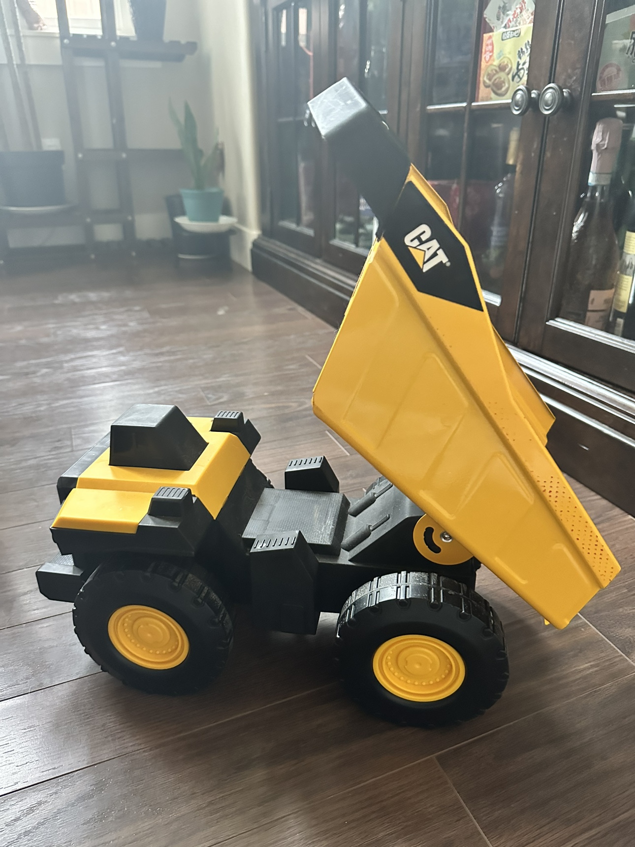 CAT Dump Truck Toy - photo 3