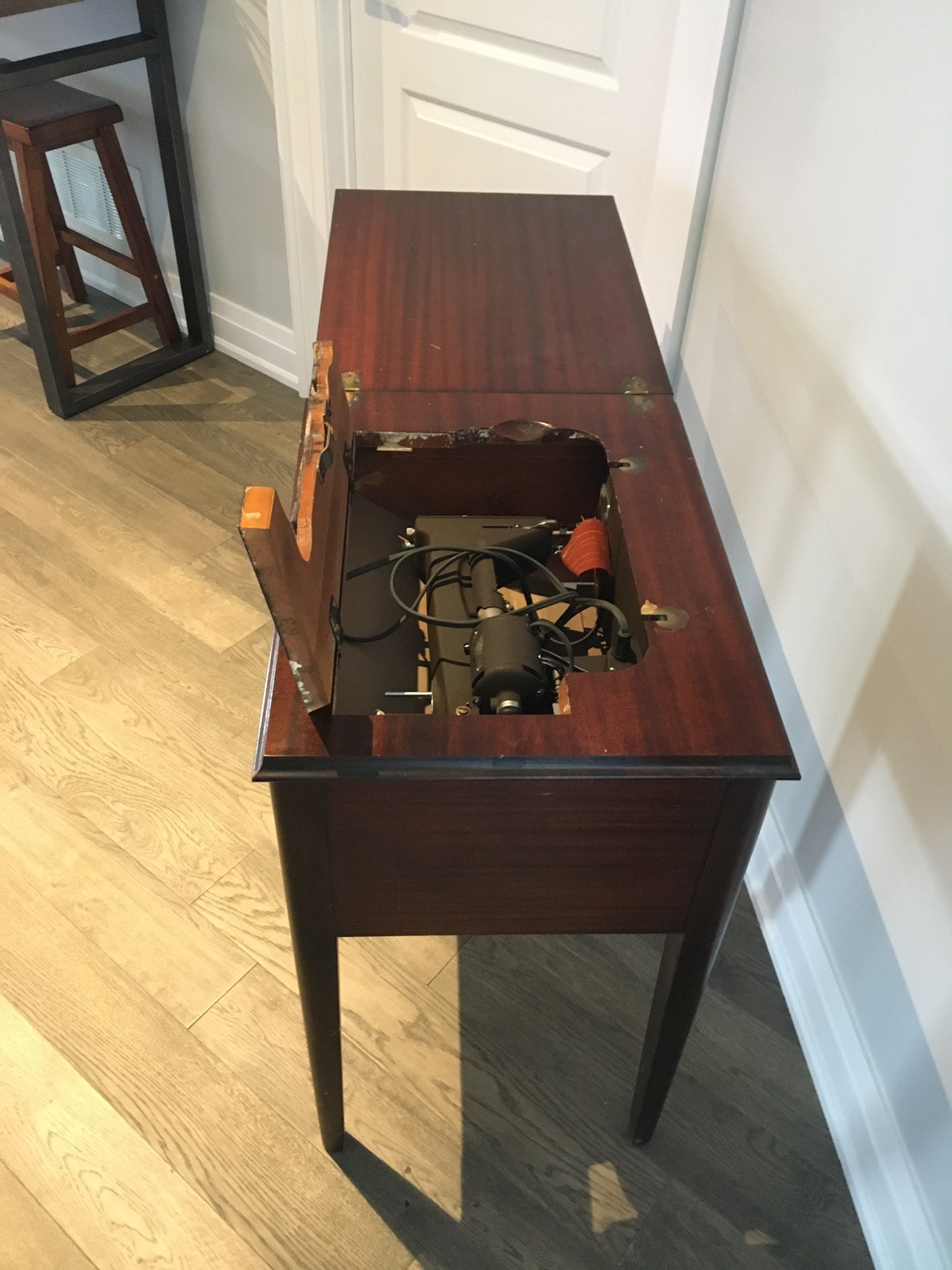 Vintage Rotary Sewing Machine - photo 3