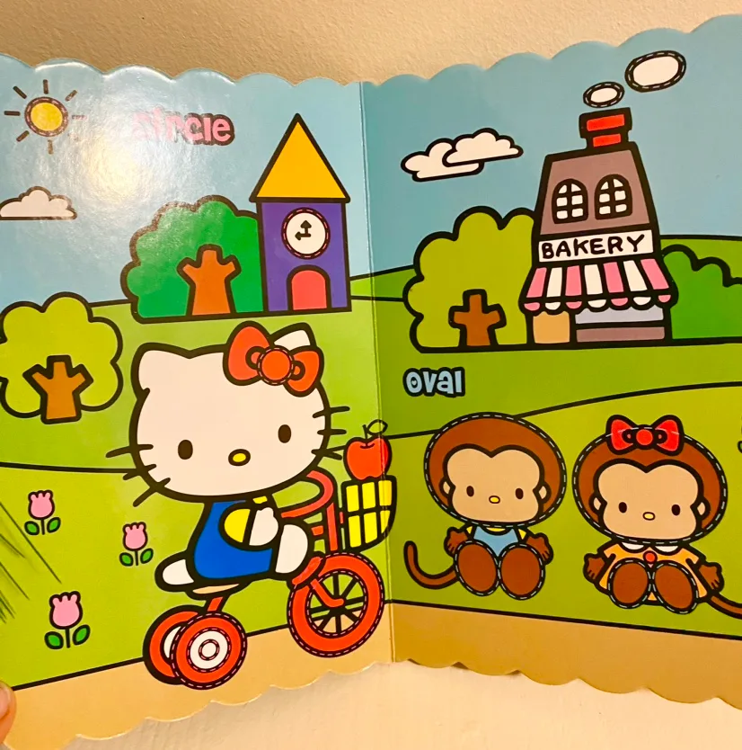 Hello Kitty Shapes Book children’s books hard bound per page image indicator(2)