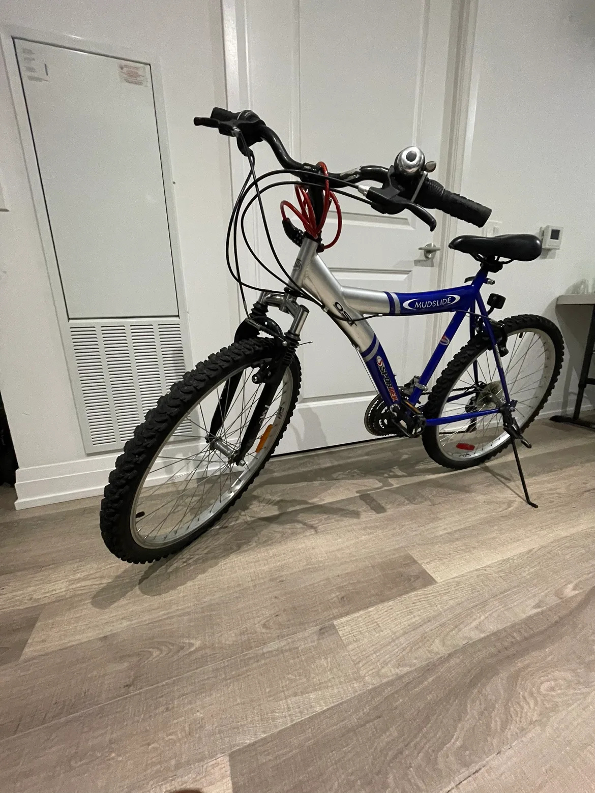 Mudslide Sportrek Mountain Bike image indicator(2)