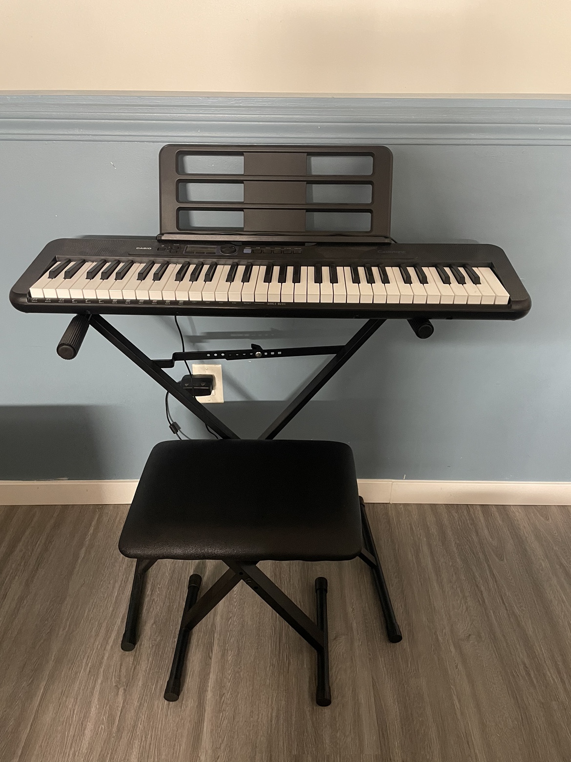 Casio keyboard with table and stool