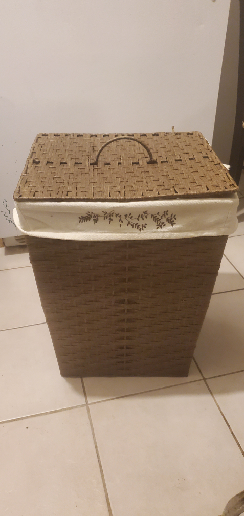Wicker Laundry Basket - photo 2