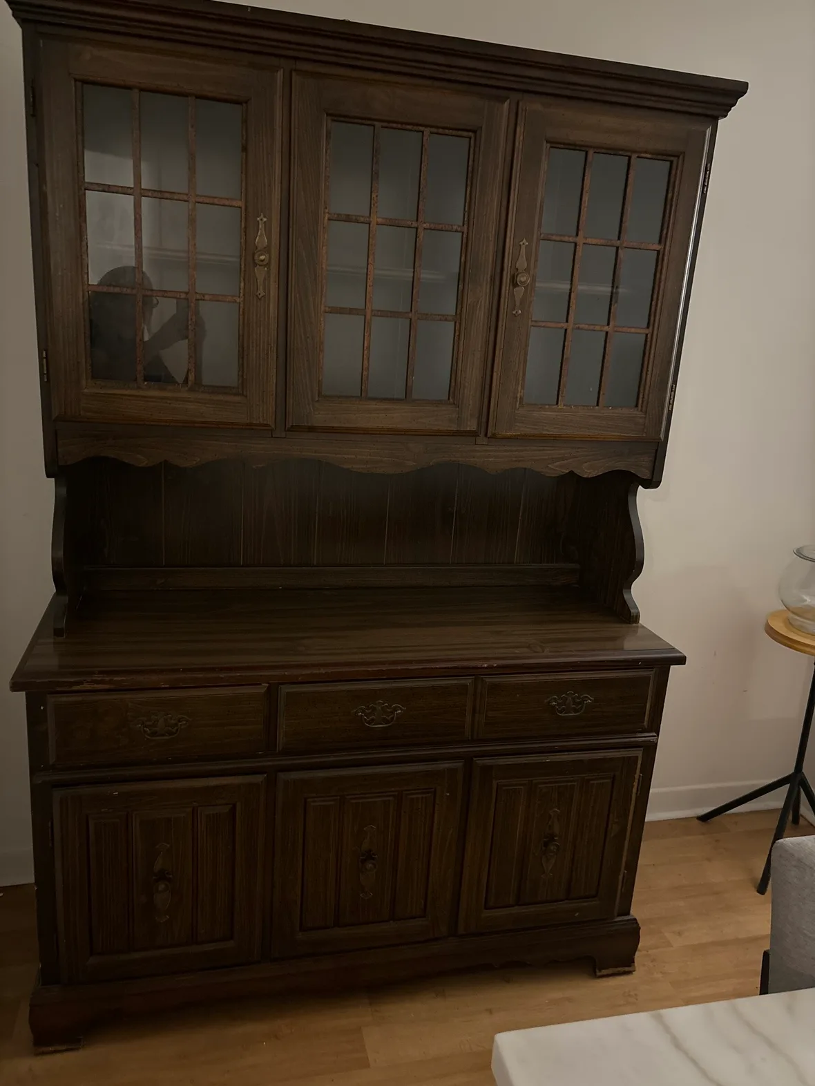 Wooden Buffet Hutch image indicator(2)