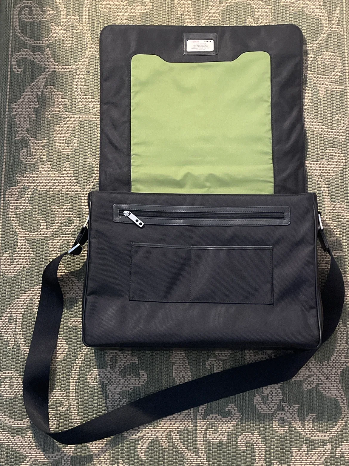 Knomo London Messenger Bag image indicator(2)