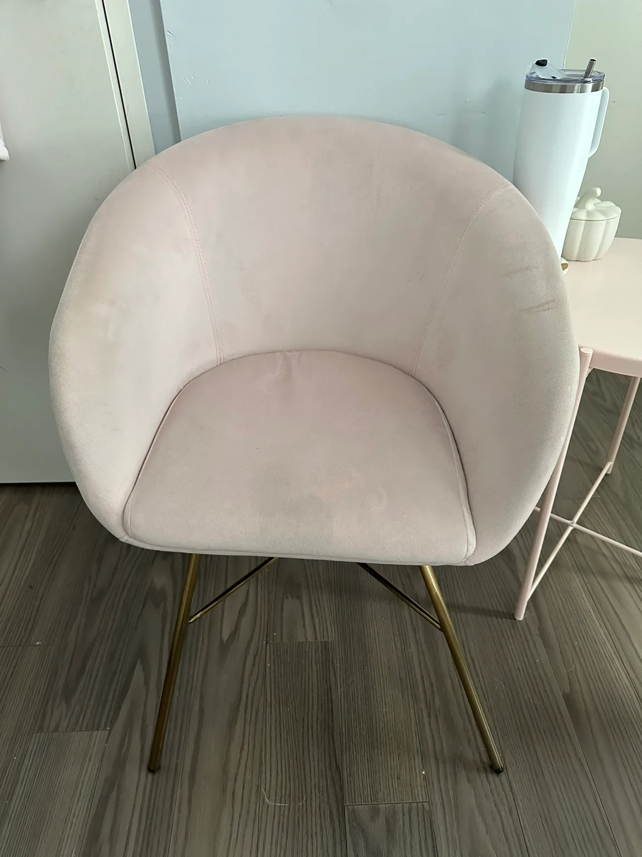 Pink Velvet Accent Chair thumbnail