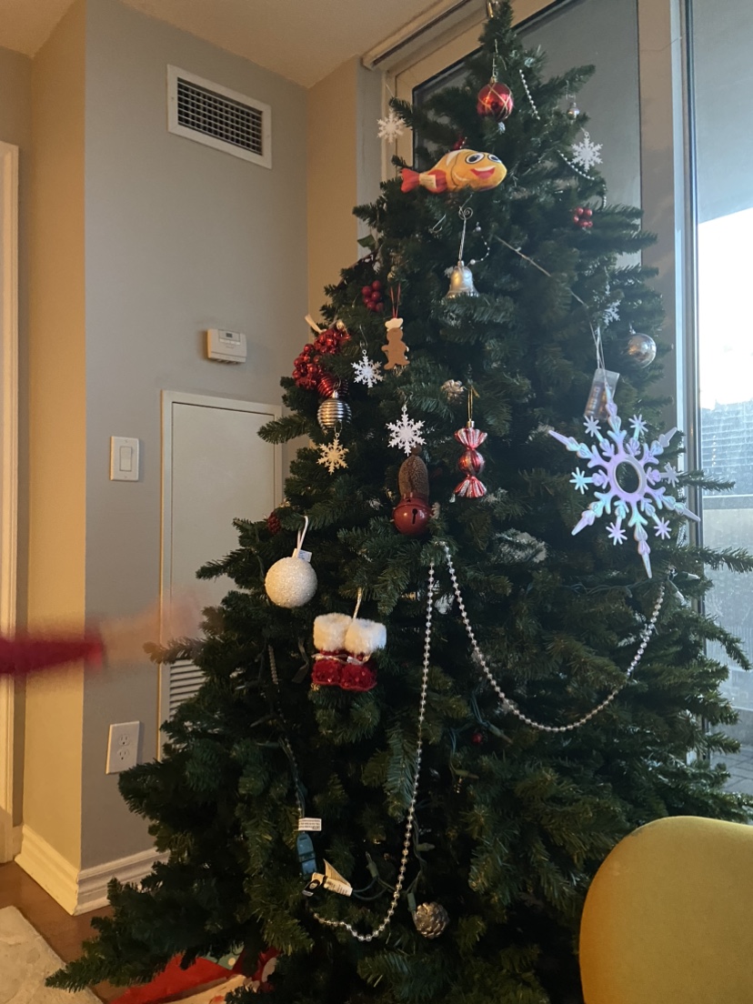 Moving Sale: Huge Christmas tree - 2 m tall