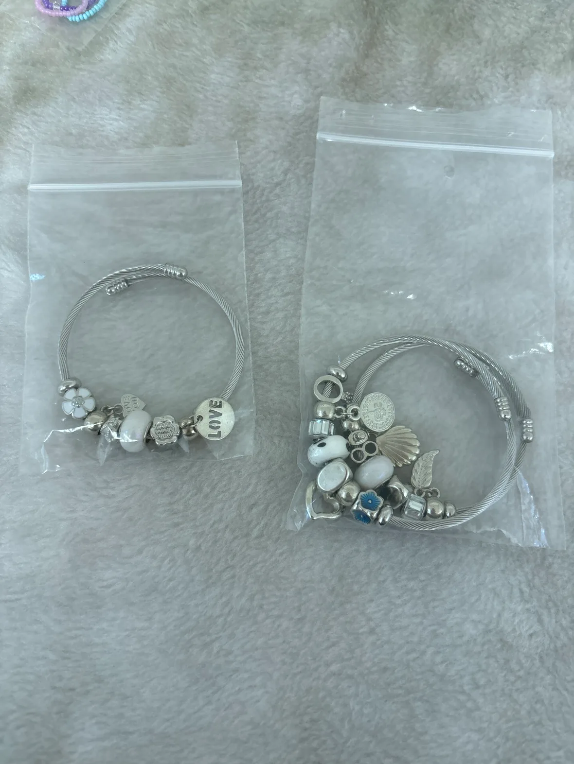 Beaded Bracelets image indicator(4)