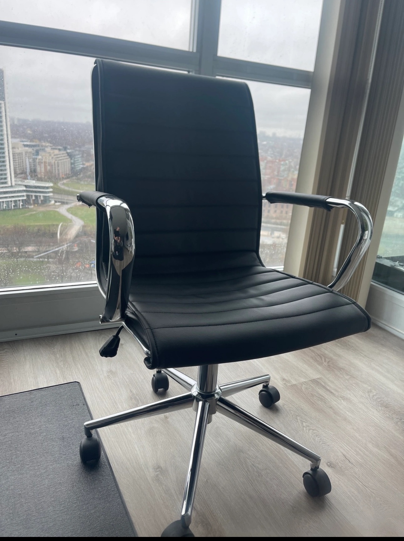 Black Office Chair - photo 2