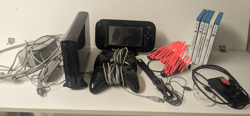 Wii U Deluxe 32GB Bundle thumbnail