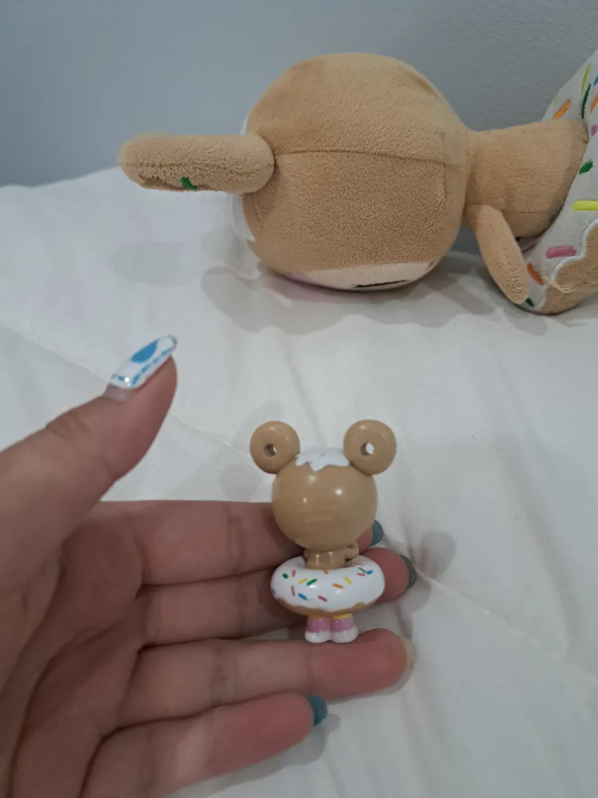 Toki Doki Donutella Plushie With Figurines image indicator(3)