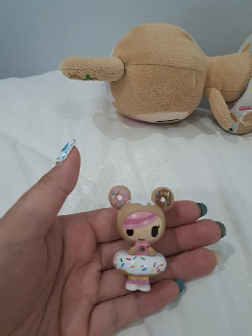 Toki Doki Donutella Plushie With Figurines image indicator(4)