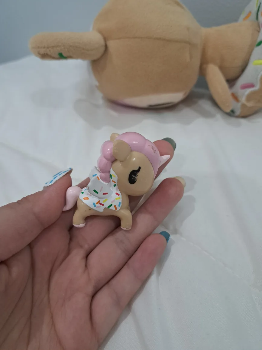 Toki Doki Donutella Plushie With Figurines image indicator(5)