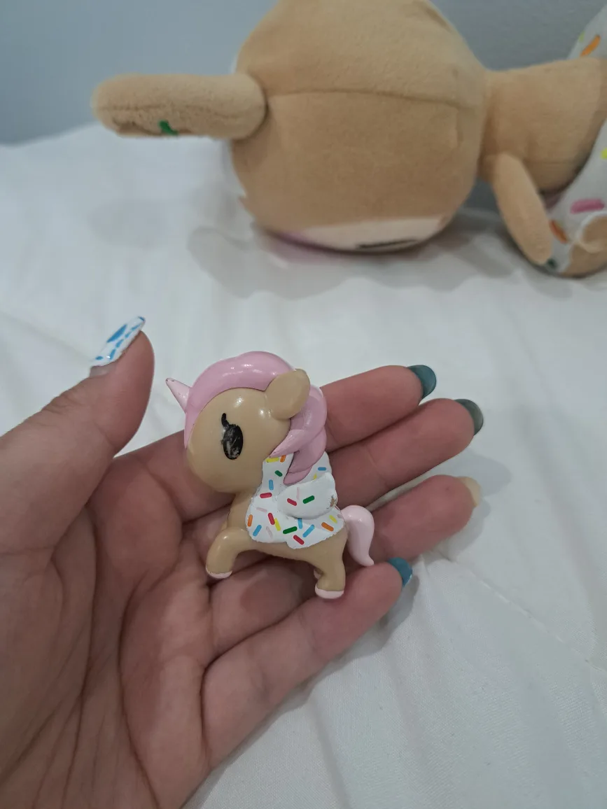 Toki Doki Donutella Plushie With Figurines image indicator(6)